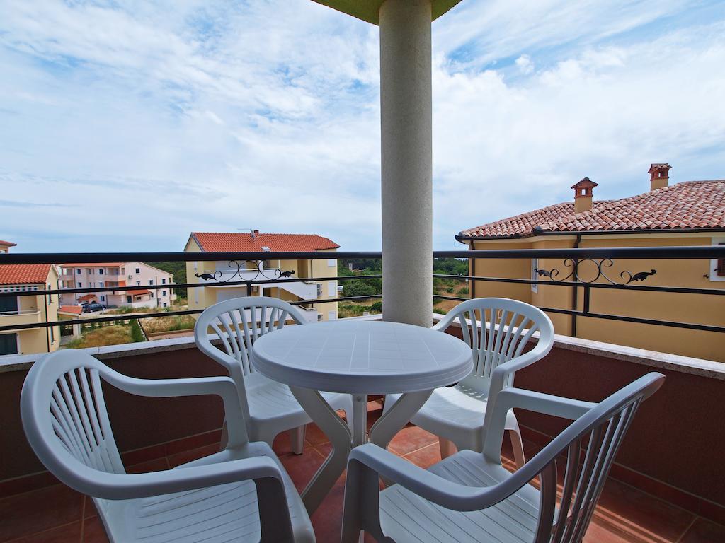 Smaragdna Villa YourCroatiaHoliday Premantura Habitación foto