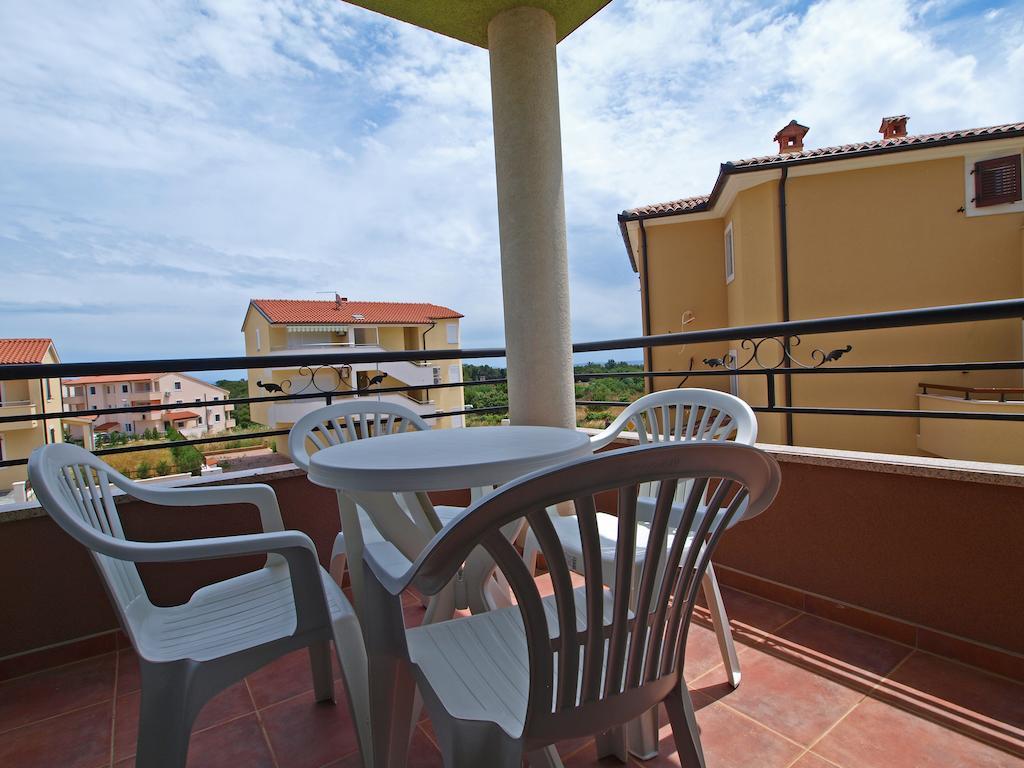Smaragdna Villa YourCroatiaHoliday Premantura Habitación foto