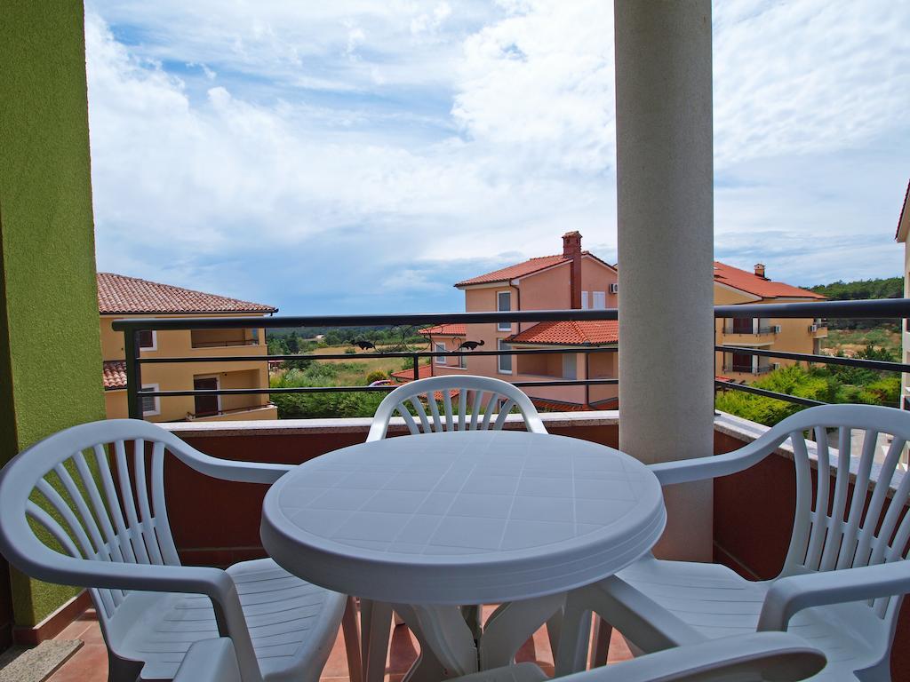 Smaragdna Villa YourCroatiaHoliday Premantura Habitación foto