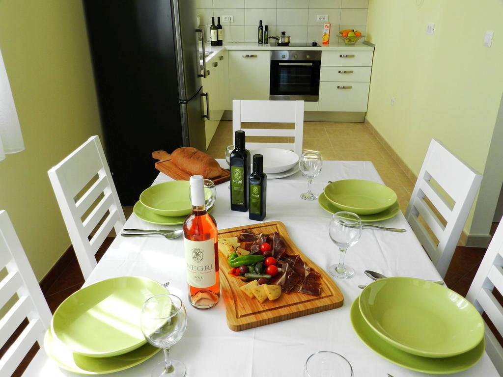 Smaragdna Villa YourCroatiaHoliday Premantura Exterior foto